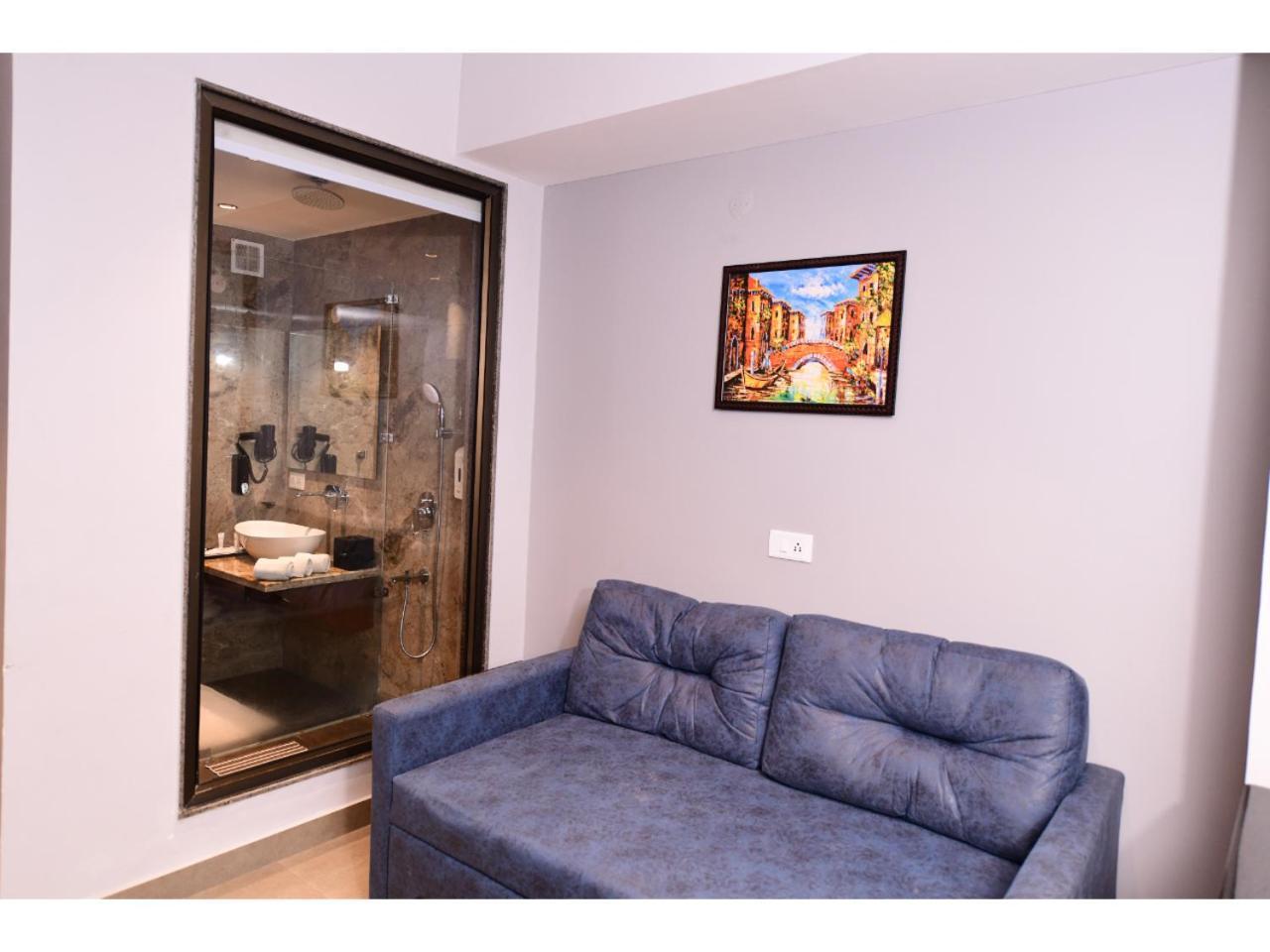 Belvedere Suites Greater Noida Ngoại thất bức ảnh